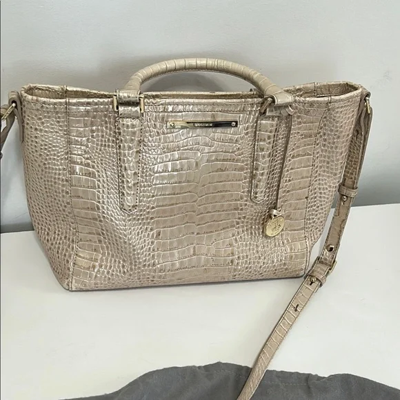 Brahmin Vintage Melbourne Leather Shoulder | Mercari BRAHMIN Elegant Crocodile-Embossed Beige Handbag main image 1